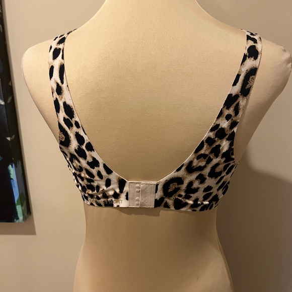 VS Leopard Print Wireless Bra, size Medium - Picture 2 of 6